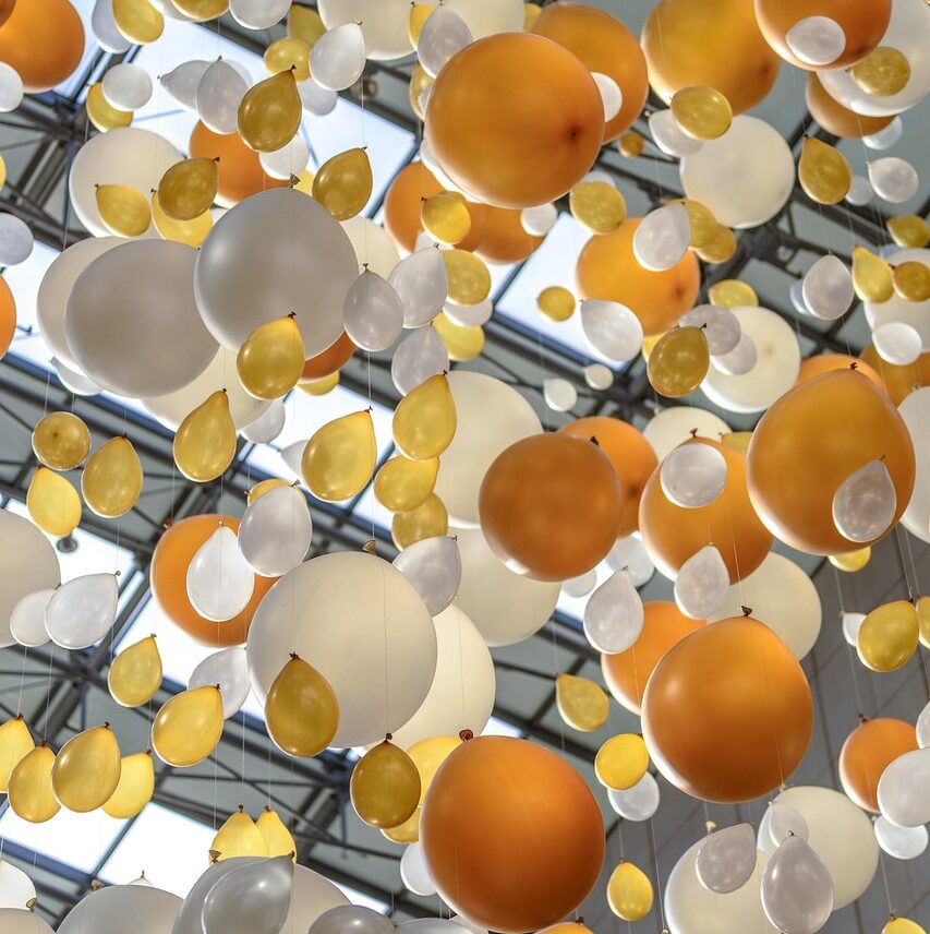 balloons, decoration, arrangement, the decor, the ceremony, ornaments, advertisement, holidays, market, gallery, special offer, colorful, party, celebration